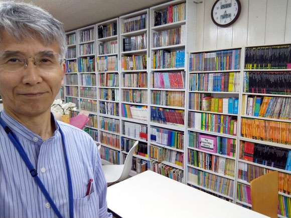 ステップワールド習志野台教室、５千冊の蔵書の様子